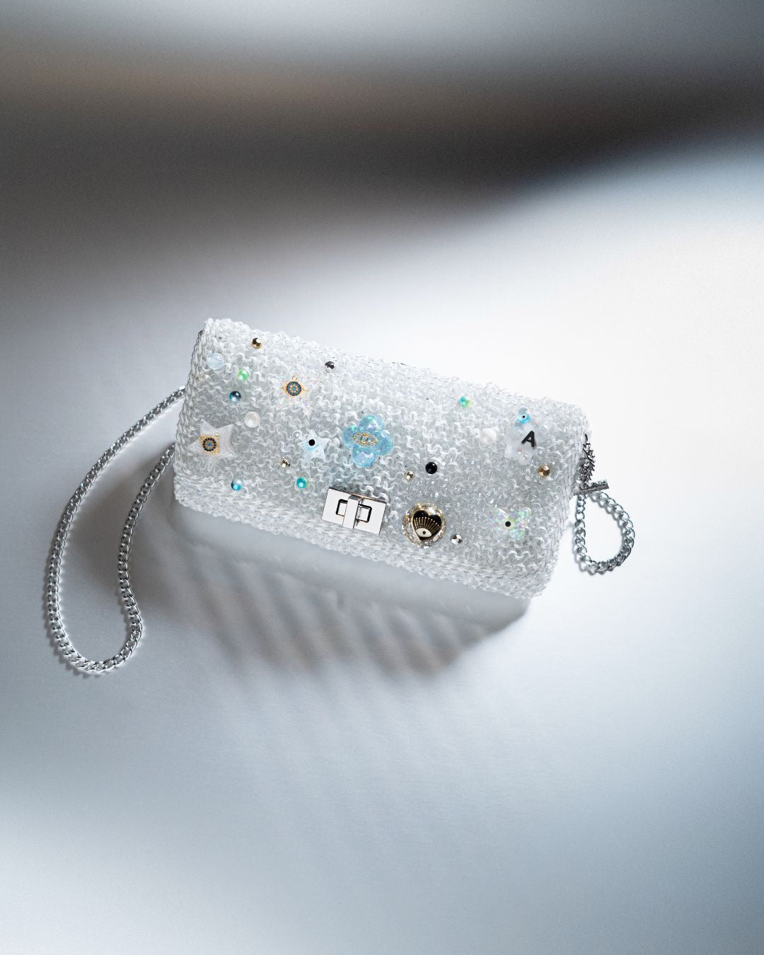 ANTEPRIMA_WIREBAG_MIKA_NINAGAWA_PL25SMF659_LUCCHETTO_II_Crossbody_silver-white_mood_2