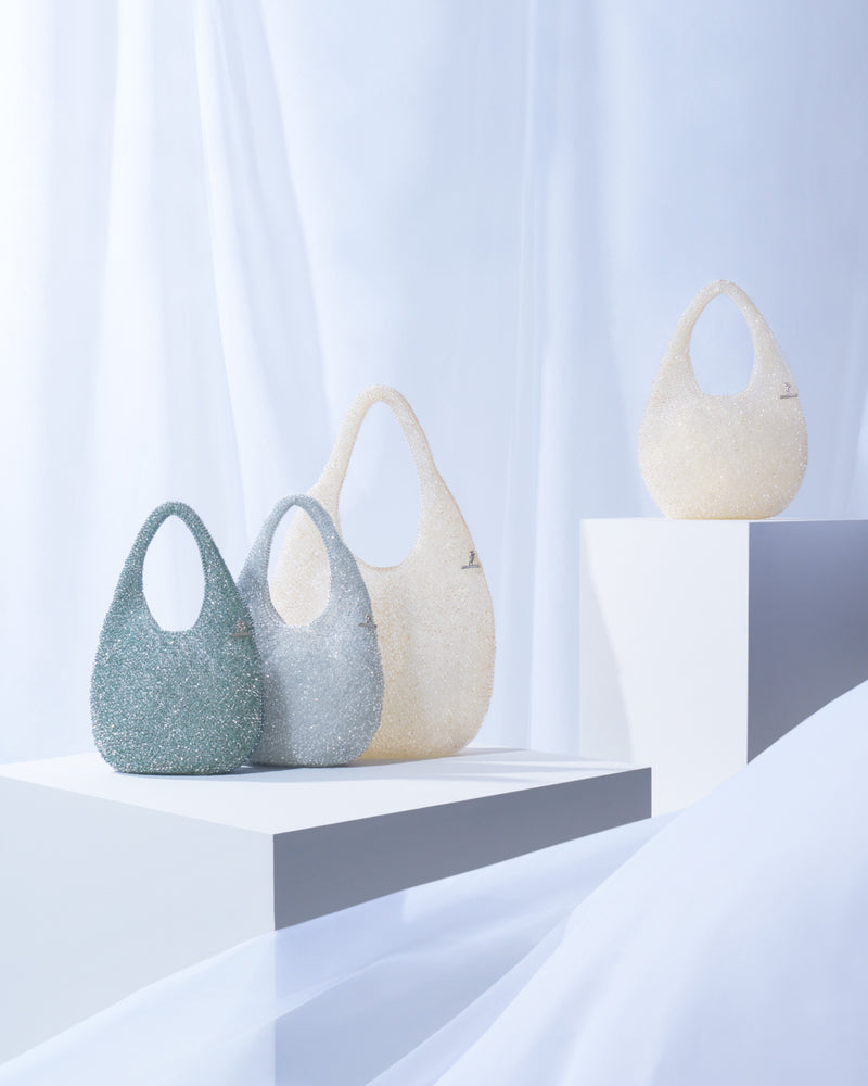 ANTEPRIMA_WIREBAG_PALLONCINO_PB25SQ70JU_Shoulder_Bag_Small_iridescent-transparent-aurora_mood1