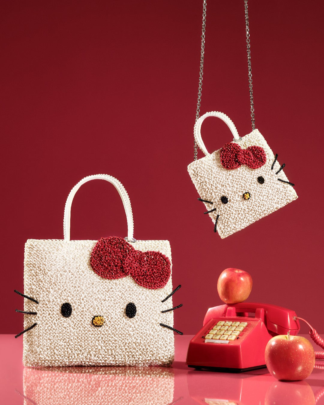 ANTEPRIMA_WIREBAG_SANRIO_HELLO_KITTY_PB22F090EB_STANDARD_Tote_solid-white_PB22F090EZ_STANDARD_MINIATURA_Crossbody_solid-white_2