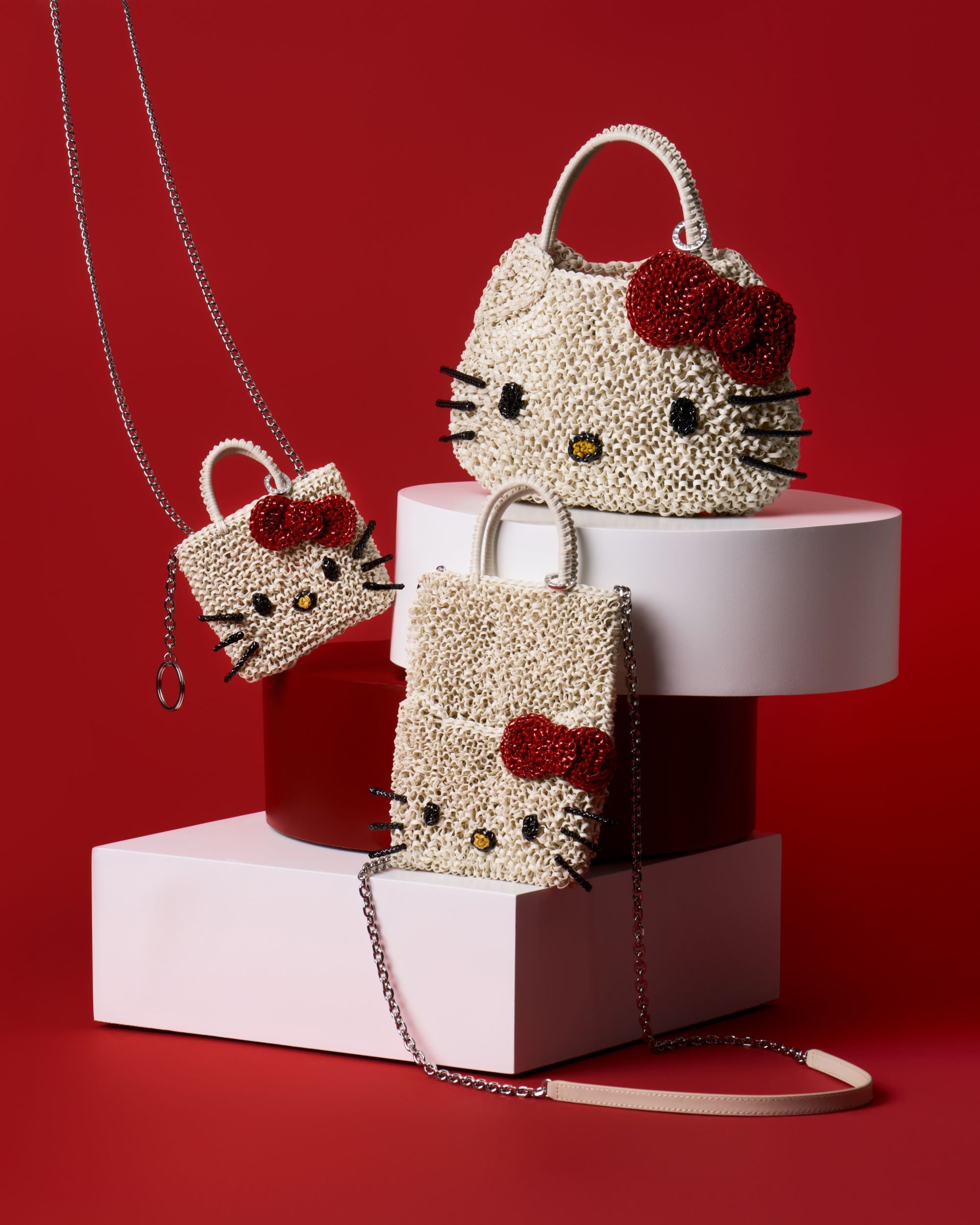 ANTEPRIMA_WIREBAG_SANRIO_HELLO_KITTY_PB24F090KQ_3D_Basket_Crossbody_solid-white_PB24F090JZ_STANDARD_Crossbody_solid-white_PL24F09652_PICO_Crossbody_solid-white_vertical